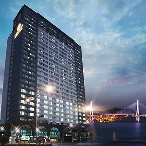 Crown Harbor Отель